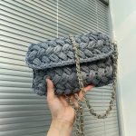 borsa pochette uncinetto grigio 185.jpg