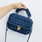 borsa uncinetto catena blu 660.jpg